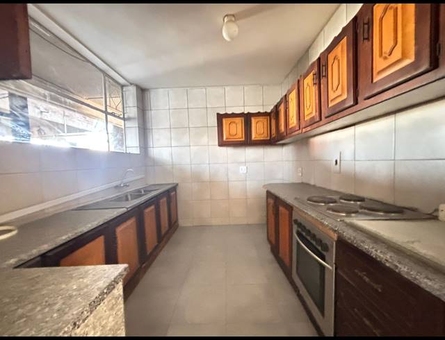 3 BEDROOM FLAT FOR SALE IN VEREENIGING CENTRAL